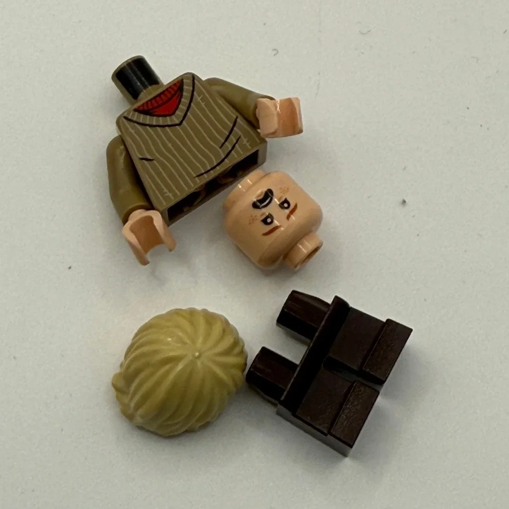 LEGO Harry Potter Ron Weasley Minifig Plaid Tan Sweater Flying Car‎